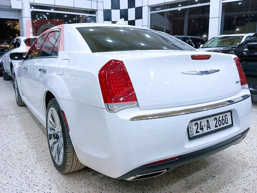 کرایسلەر 300